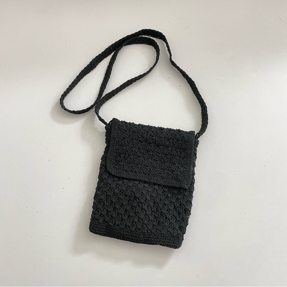 Crocheted Crossbody Purse Coin Pouch Zipper Closure Black Lightweight Small